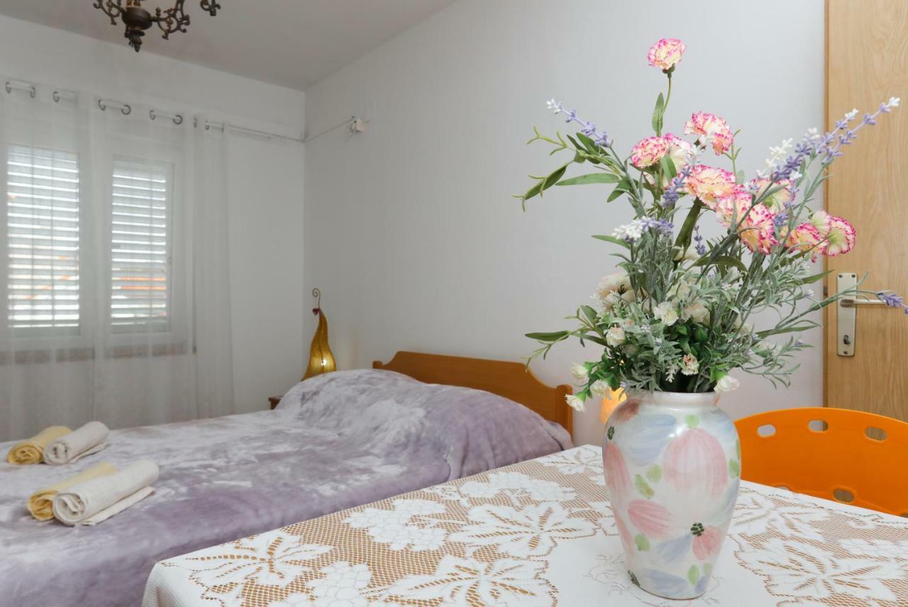 Studio Apartment Ana Supetar Buitenkant foto