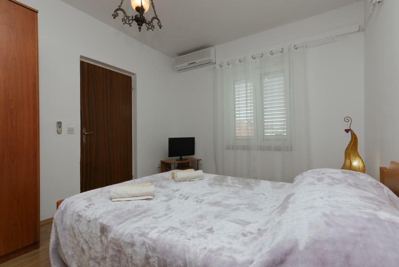 Studio Apartment Ana Supetar Buitenkant foto